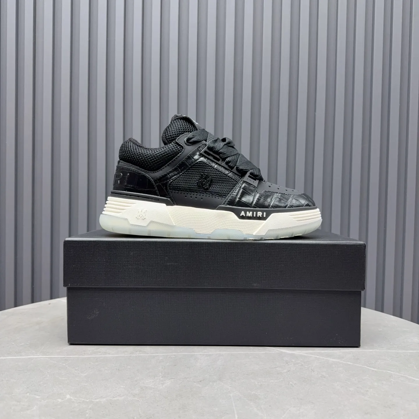 Men's shoes 💰660💰 AMIRI AMIRI trendy brand hot sale 🔥 Available all year round, couples 💑 Official website synchronization Imported fabrics 1⃣️ vs 1⃣️ replica, original factory special original sole, 35-45 (45. non-refundable)